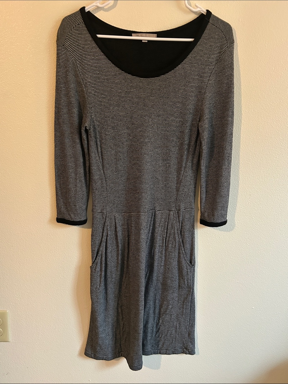 GAP Black/White Striped Scoop Neck Stretch Knit 3/4  Sleeve Dress:M